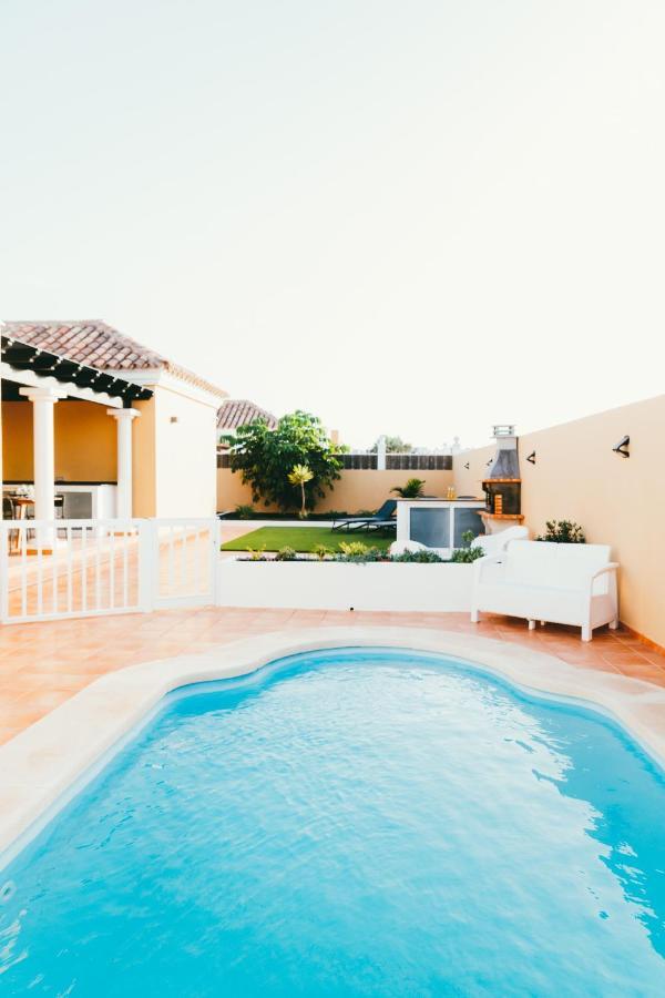 Moderne Villa Met Verwarmd Zwembad In Corralejo Extérieur photo