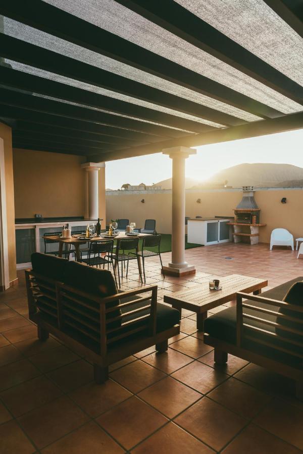 Moderne Villa Met Verwarmd Zwembad In Corralejo Extérieur photo
